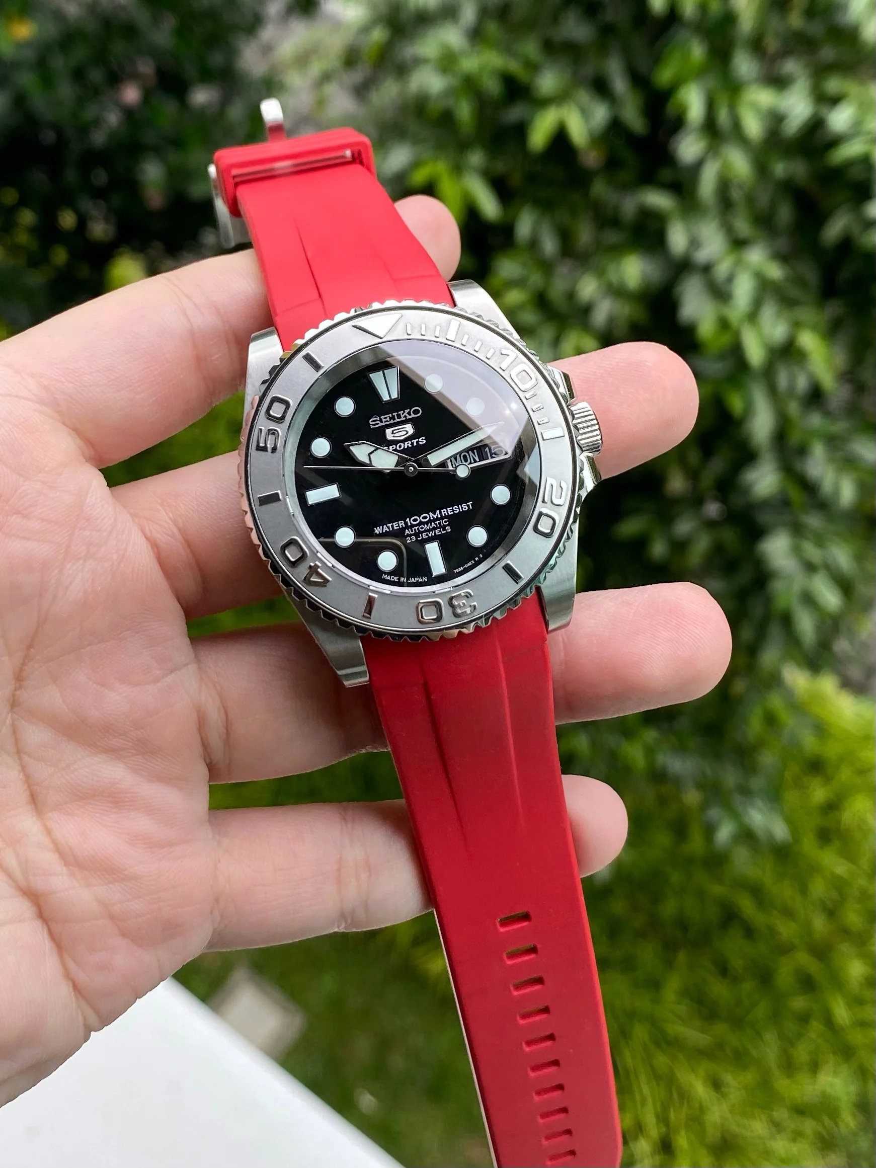 FKM Rubber Strap - SKX007/SRPD Classic - Red - Image 6
